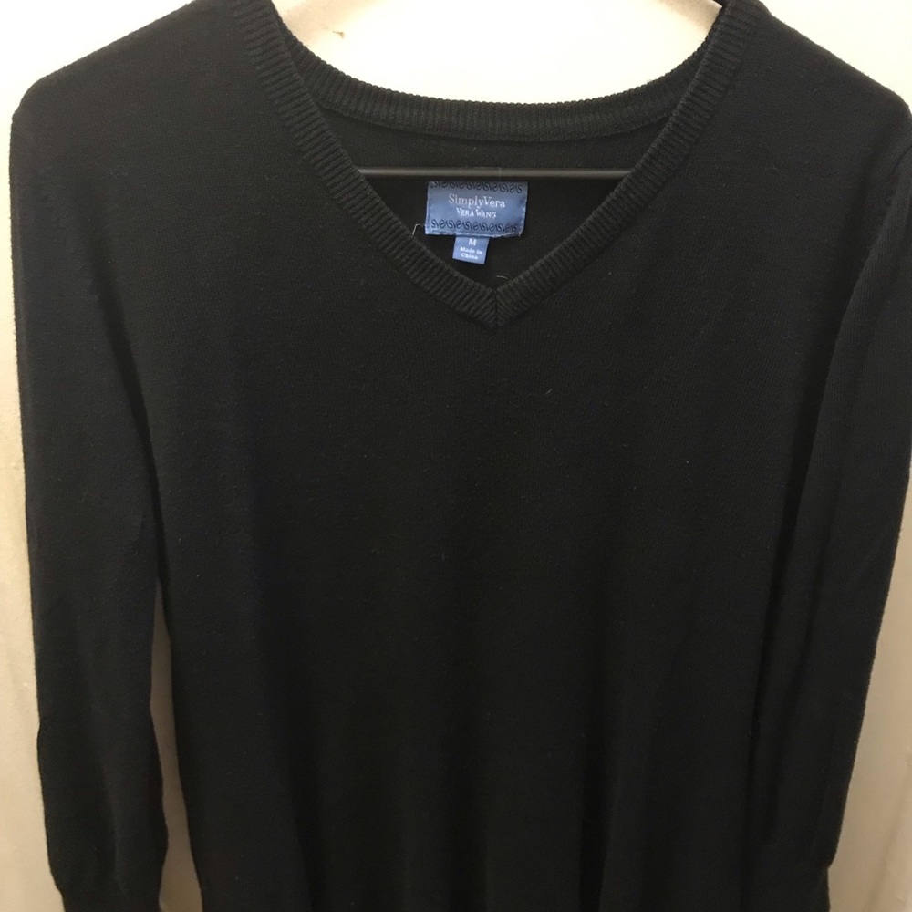 Vera Wang: Simply Vera V-Neck Sweater: Size M